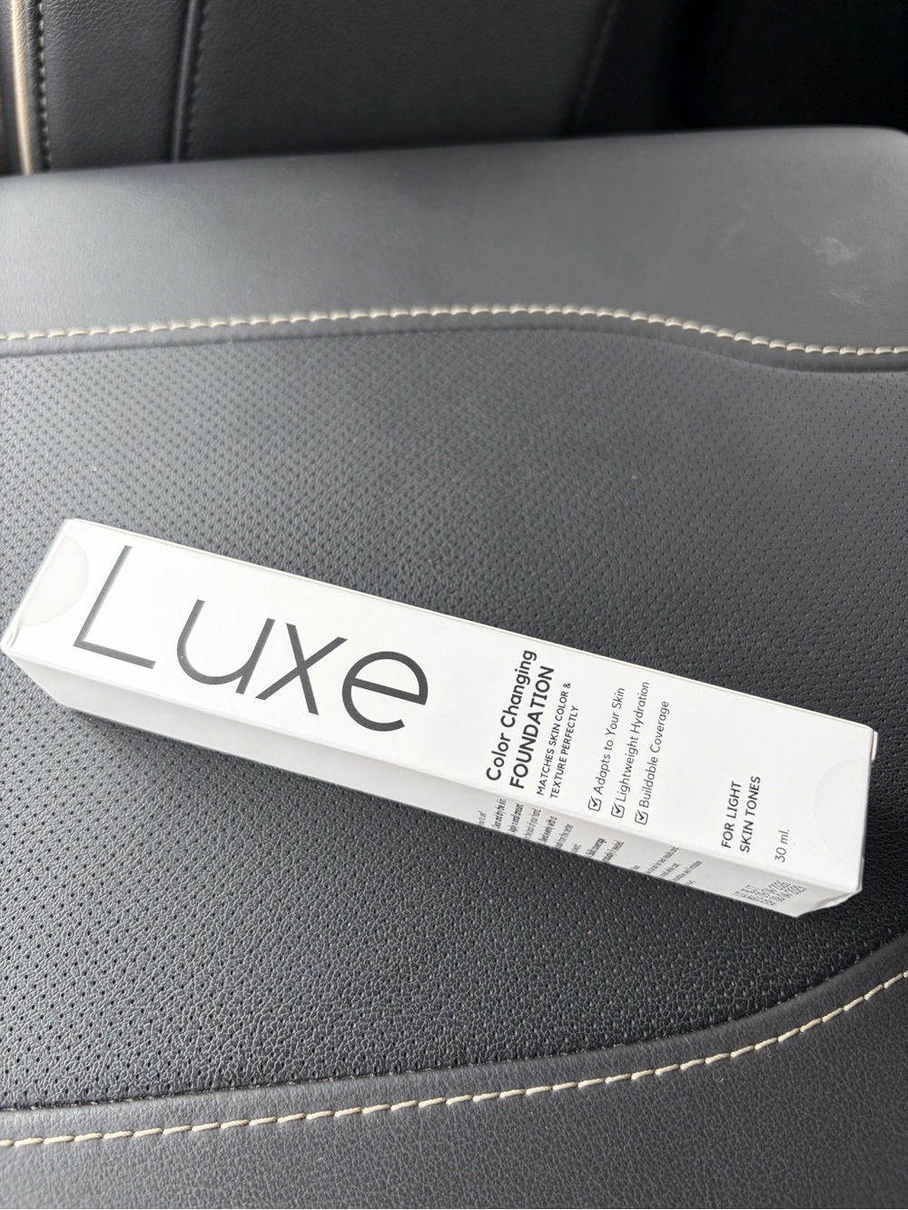 Luxe Color-Changing Foundation — Light to Medium